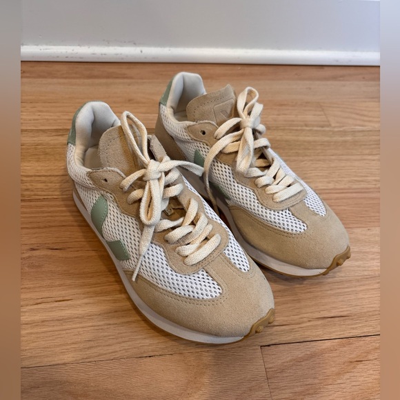 Veja Rio Branco Light Aircell trainers in the Lunar Matcha colorway size US 6 - Picture 4 of 13